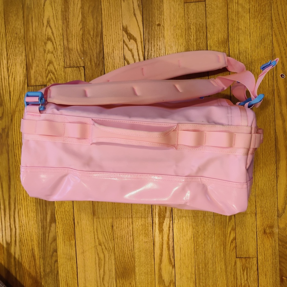 Baboon to the Moon Cotton Candy Pink Go Bag Mini 32L With Slight Discoloration - Picture 11 of 16